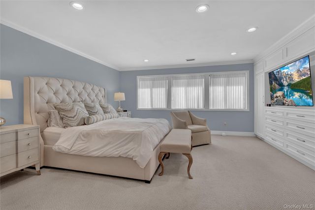 4 Club Drive N 4, Jericho, NY 11753