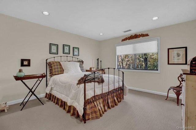 4 Club Drive N 4, Jericho, NY 11753