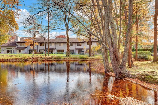 4 Club Drive N 4, Jericho, NY 11753