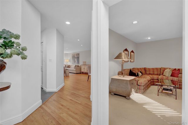 4 Club Drive N 4, Jericho, NY 11753