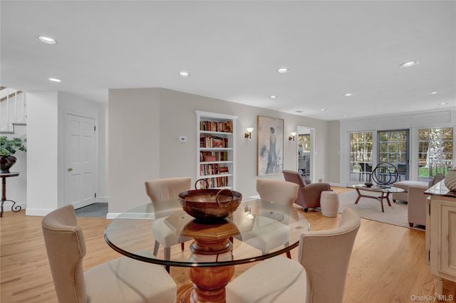 4 Club Drive N 4, Jericho, NY 11753