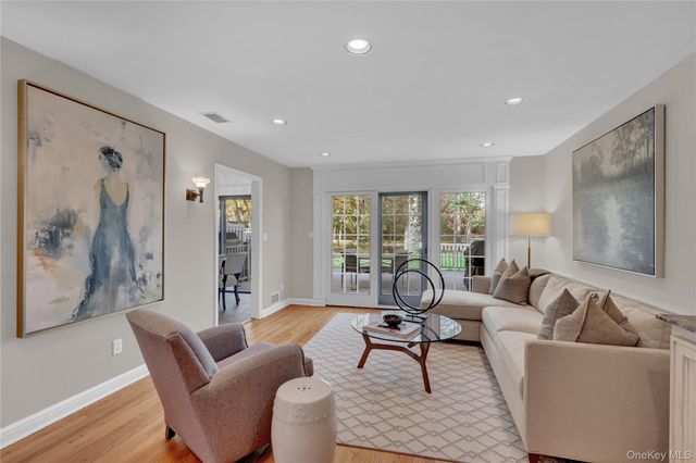 4 Club Drive N 4, Jericho, NY 11753