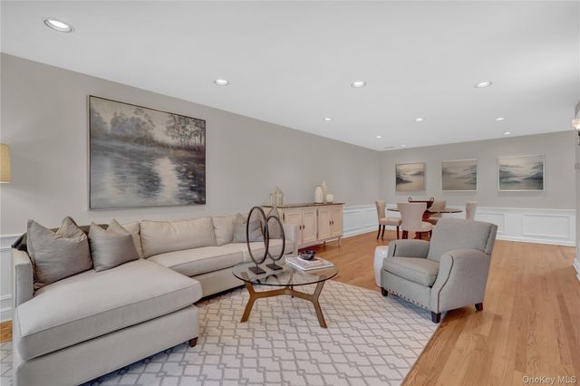 4 Club Drive N 4, Jericho, NY 11753