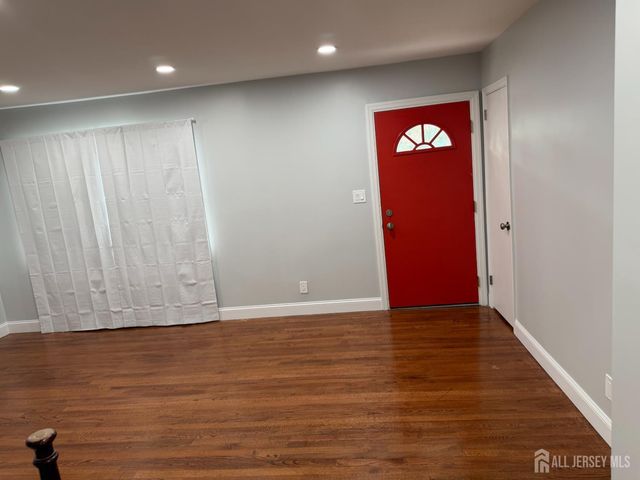 225 225 Harris Avenue, Middlesex, NJ 08846