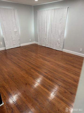 225 225 Harris Avenue, Middlesex, NJ 08846