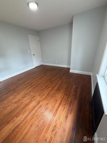 225 225 Harris Avenue, Middlesex, NJ 08846