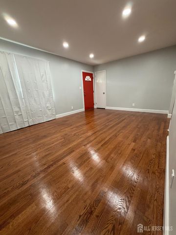 225 225 Harris Avenue, Middlesex, NJ 08846