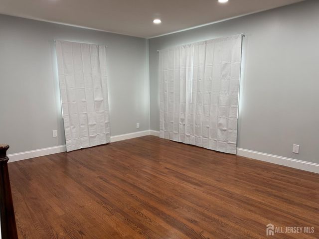 225 225 Harris Avenue, Middlesex, NJ 08846