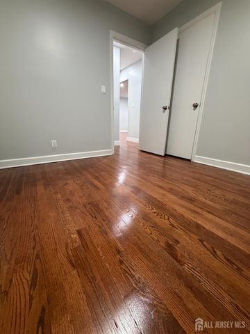225 225 Harris Avenue, Middlesex, NJ 08846