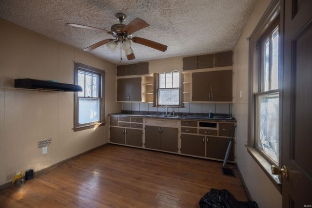 100 N Hodson Avenue, Muncie, IN 47304