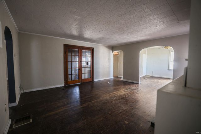 100 N Hodson Avenue, Muncie, IN 47304