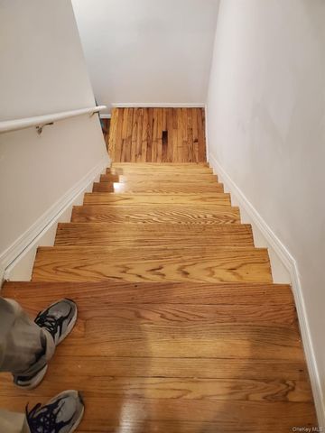 94-86 218th Street 3rd Floor, Queens Village, NY 11428