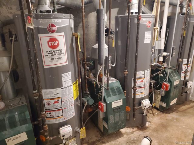 94-86 218th Street 3rd Floor, Queens Village, NY 11428