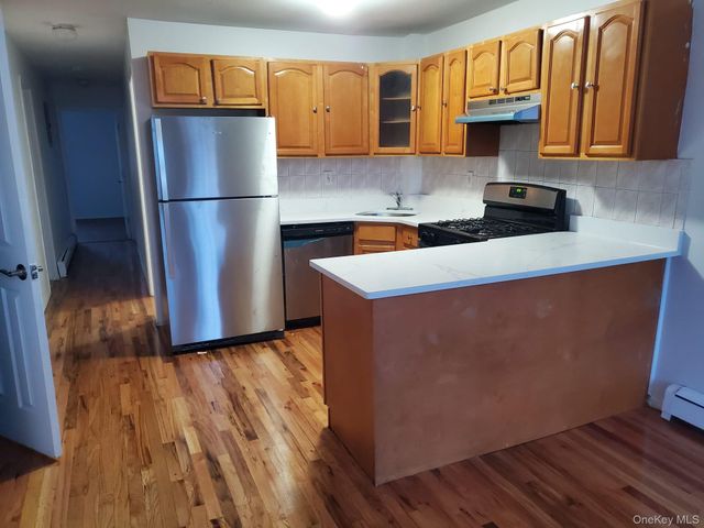 94-86 218th Street 3rd Floor, Queens Village, NY 11428