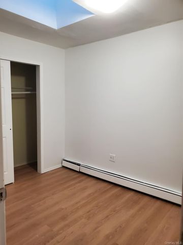 94-86 218th Street 3rd Floor, Queens Village, NY 11428