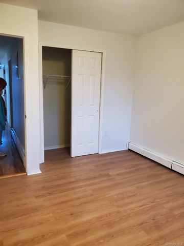 94-86 218th Street 3rd Floor, Queens Village, NY 11428