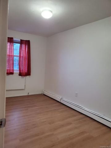 94-86 218th Street 3rd Floor, Queens Village, NY 11428