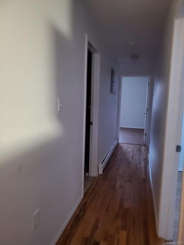 94-86 218th Street 3rd Floor, Queens Village, NY 11428