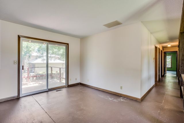 9804 W 12th St N, Wichita, KS 67212