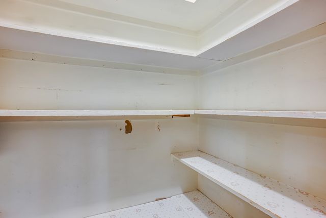 9804 W 12th St N, Wichita, KS 67212