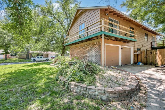 9804 W 12th St N, Wichita, KS 67212