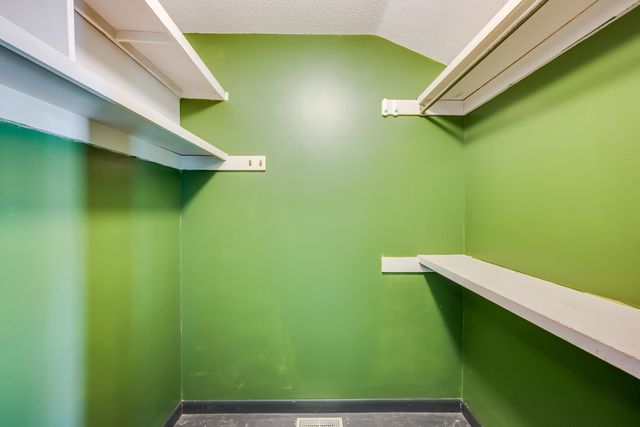 9804 W 12th St N, Wichita, KS 67212