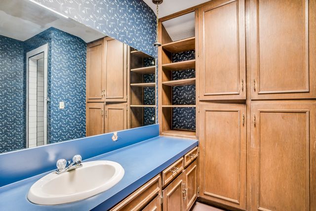 9804 W 12th St N, Wichita, KS 67212