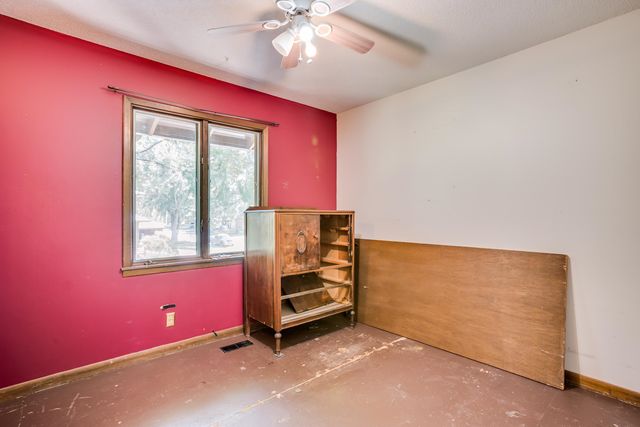 9804 W 12th St N, Wichita, KS 67212