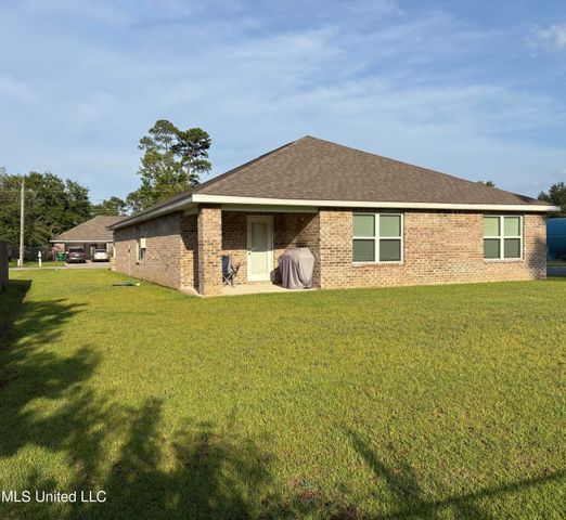 3609 N 7th Street, Ocean Springs, MS 39564