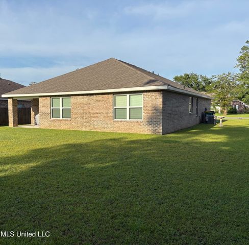 3609 N 7th Street, Ocean Springs, MS 39564