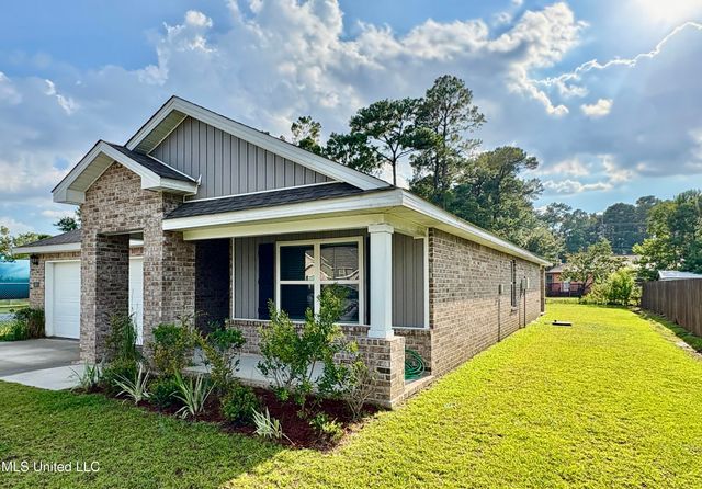 3609 N 7th Street, Ocean Springs, MS 39564