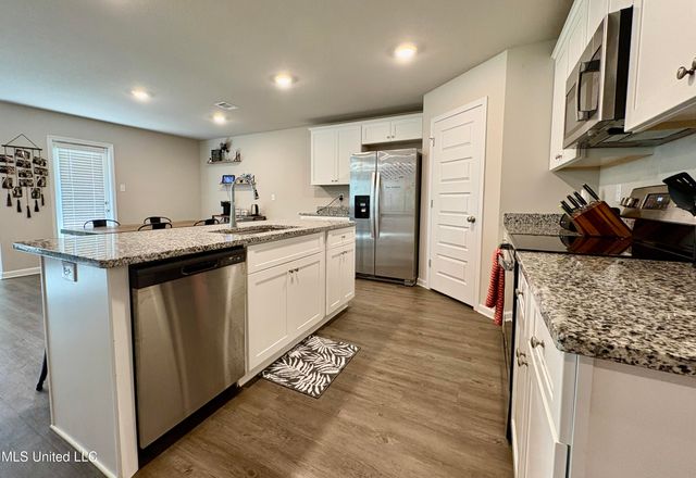 3609 N 7th Street, Ocean Springs, MS 39564
