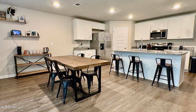 3609 N 7th Street, Ocean Springs, MS 39564