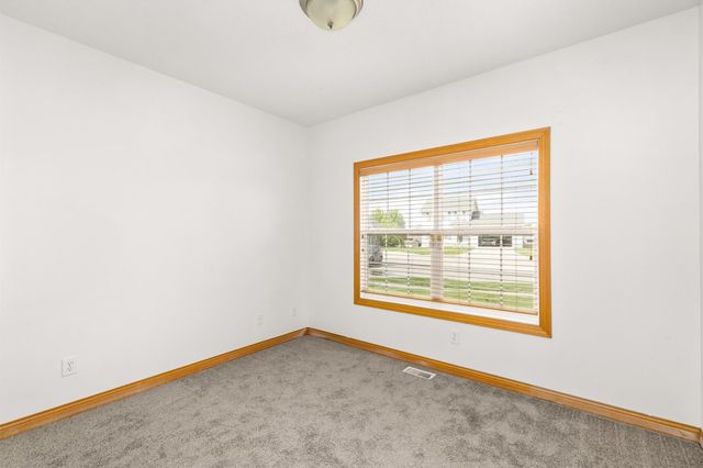 2227 4th Avenue SE, Altoona, IA 50009