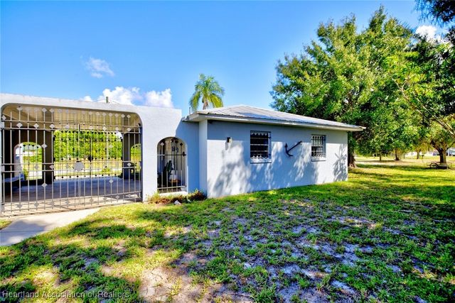 728 Lake Betty Drive, Lake Placid, FL 33852