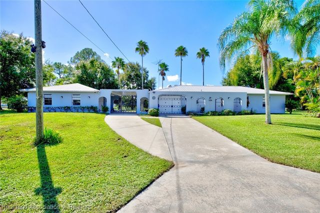 728 Lake Betty Drive, Lake Placid, FL 33852