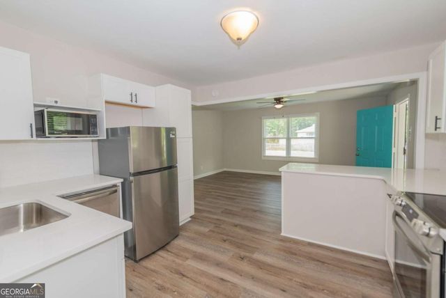 525 Baker Circle NW, Atlanta, GA 30318