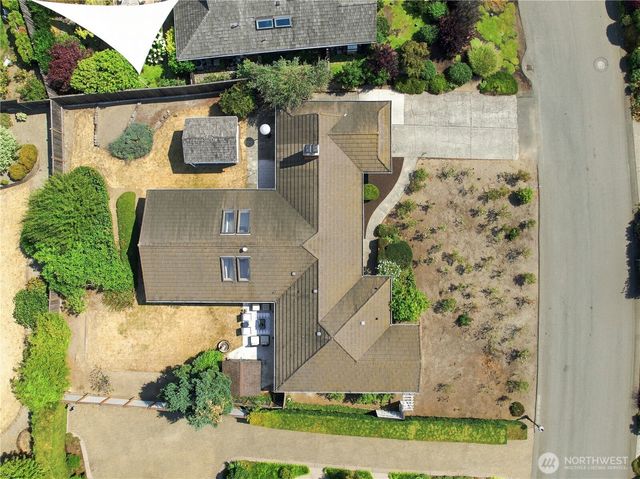 9810 Vineyard Crest, Bellevue, WA 98004