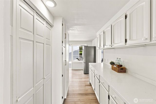 9810 Vineyard Crest, Bellevue, WA 98004