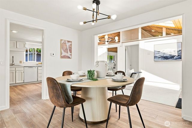 9810 Vineyard Crest, Bellevue, WA 98004