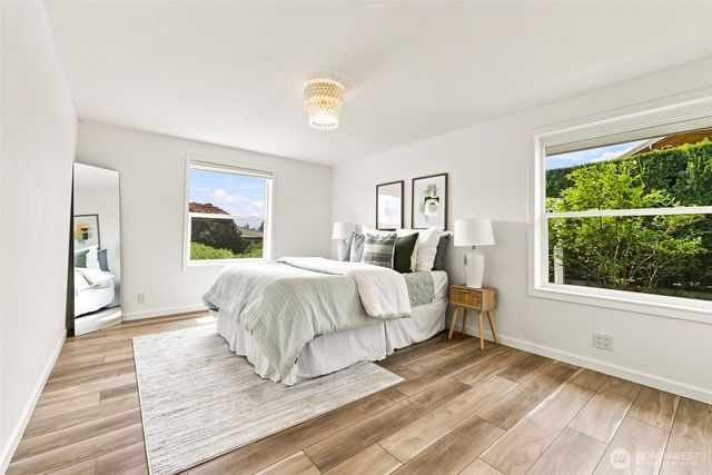 9810 Vineyard Crest, Bellevue, WA 98004