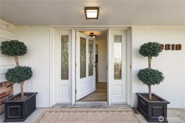 9810 Vineyard Crest, Bellevue, WA 98004