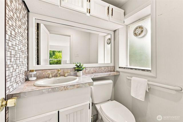 9810 Vineyard Crest, Bellevue, WA 98004