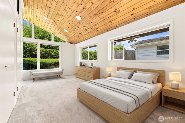 9810 Vineyard Crest, Bellevue, WA 98004