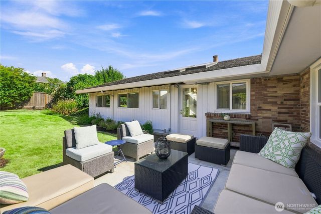9810 Vineyard Crest, Bellevue, WA 98004