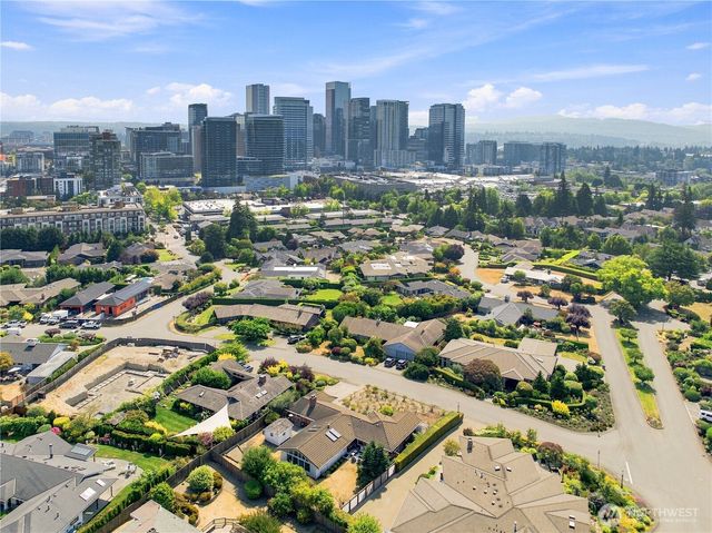 9810 Vineyard Crest, Bellevue, WA 98004