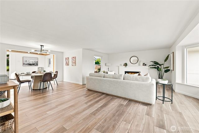 9810 Vineyard Crest, Bellevue, WA 98004