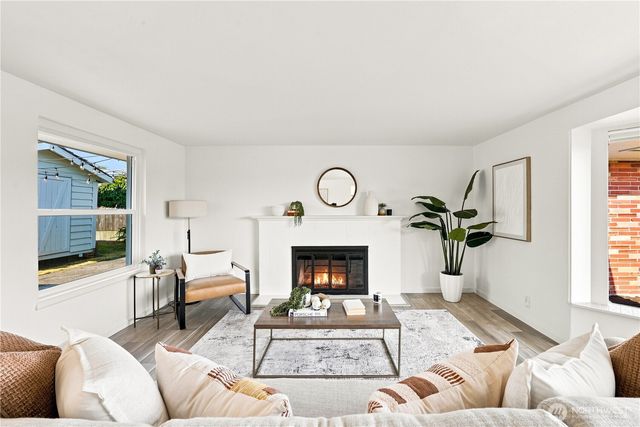 9810 Vineyard Crest, Bellevue, WA 98004