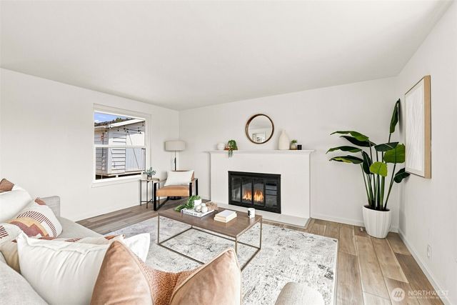 9810 Vineyard Crest, Bellevue, WA 98004