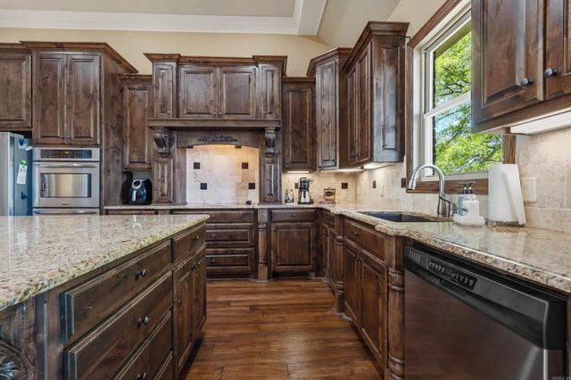 3 Gandia Place, Hot Springs Village, AR 71909